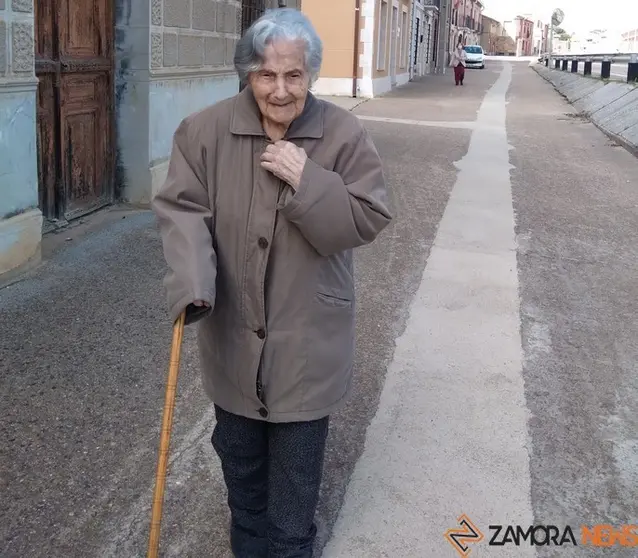 Pepa Álvarez, de paseo por Granja de Moreruela