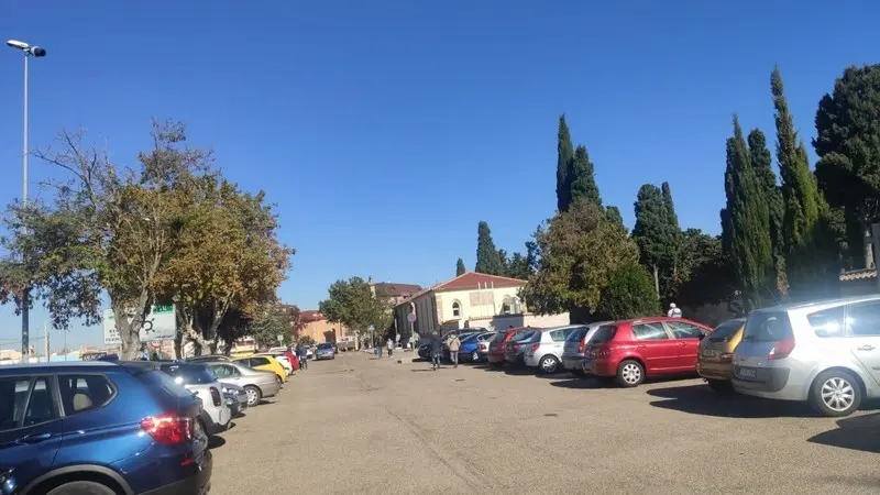 Vehículos yCementerio San Atilano