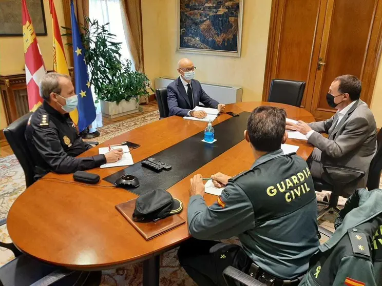 Reunión de coordinación entre la Subdelegación del Gobierno y las FCSE