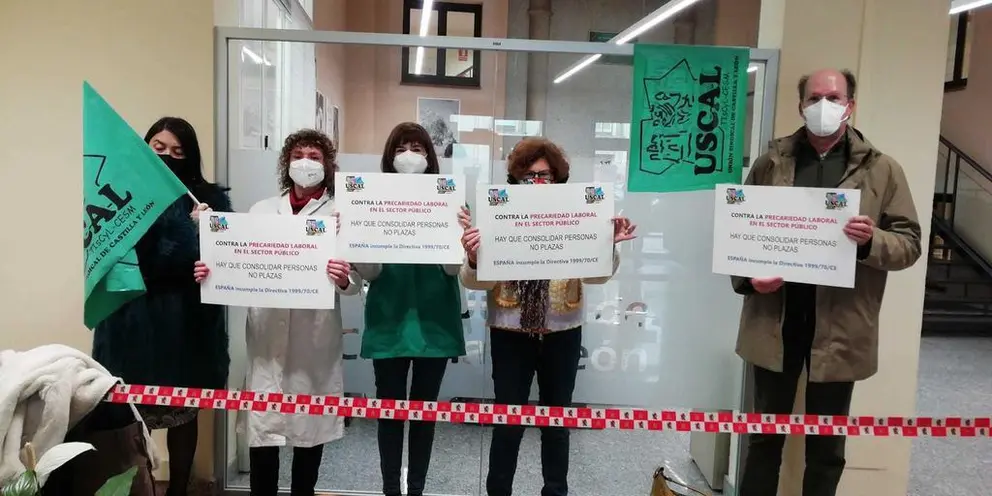 Encierro de sanitarios interinos en Castilla y León. Foto Archivo