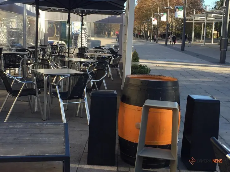 Terraza en la Plaza de la Marina