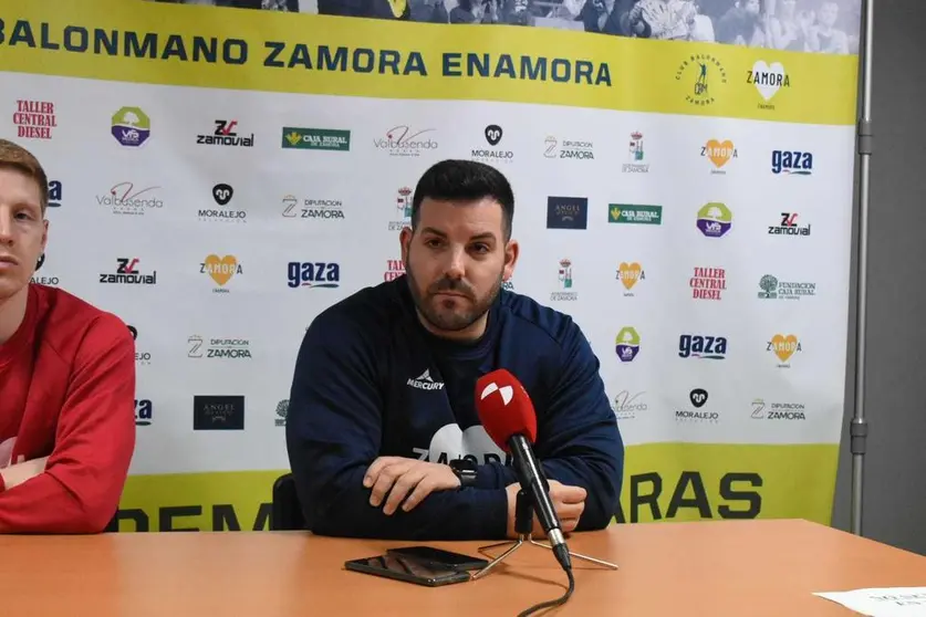 Iván López, entrenador del BM Zamora.