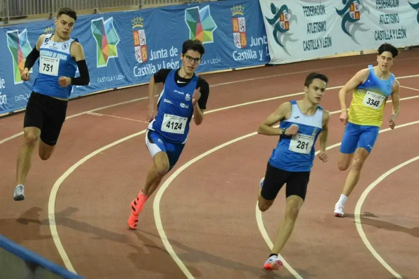 Samuel G en el Campeonato de España en pista cubierta Sub18