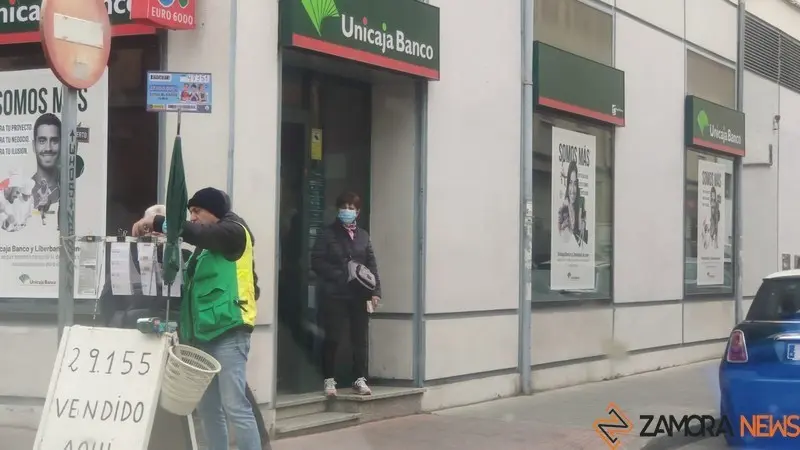 Oficina de Unicaja en el barrio de Los Bloques