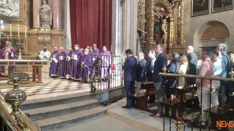 El presidente y el vicepresidente de la Junta en la misa de la Catedral