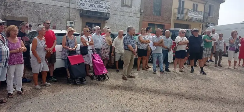 Concentración por la Sanidad en Tábara