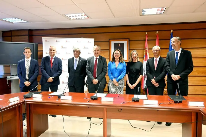 Reunión de la consejera con los rectores