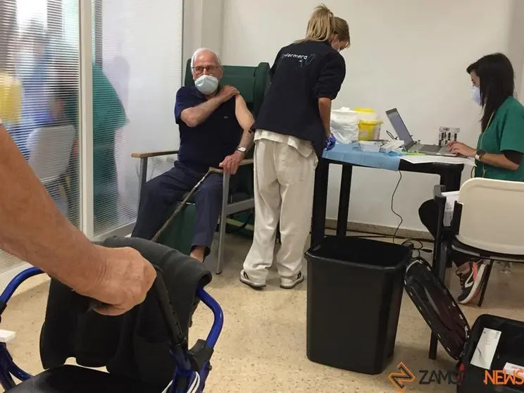 Cuarta dosis de la Covid en la residencia de Los Tres Árboles