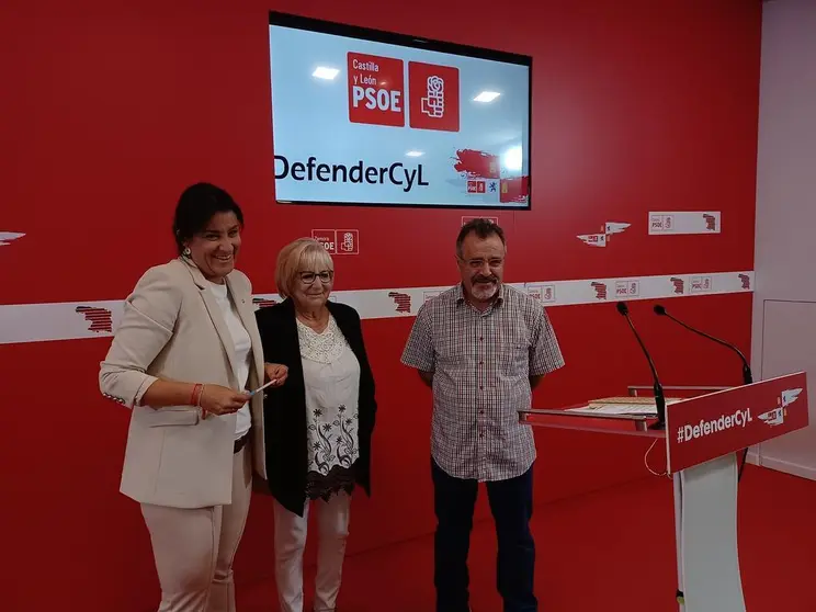 PSOE Zamora. Procuradores Ana Sánchez, José Ignacio Martín Benito e Inmaculada García Rioja