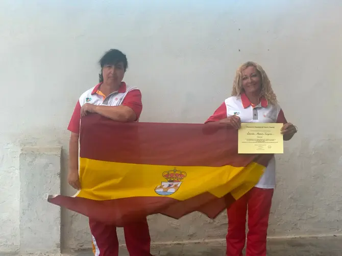 Ana Mellado y Lourdes Moreira vía Interbenavente.es