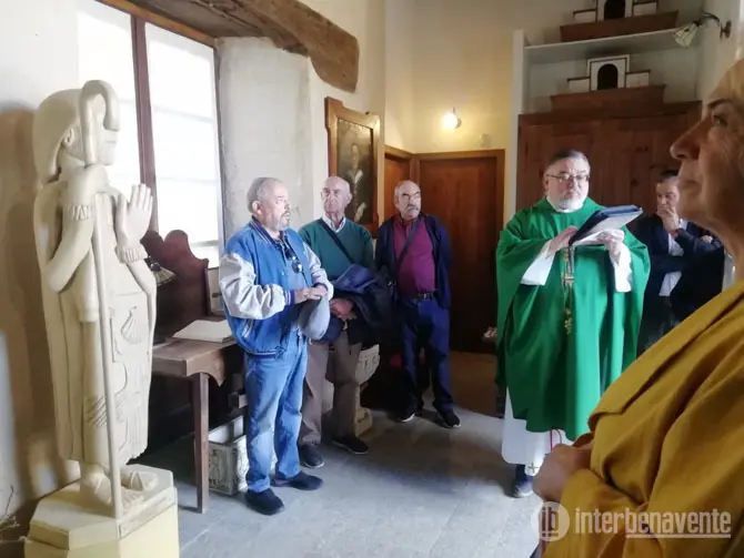 La nueva talla de Santiago Apostol donada al Monasterio de Santa Marta de Tera