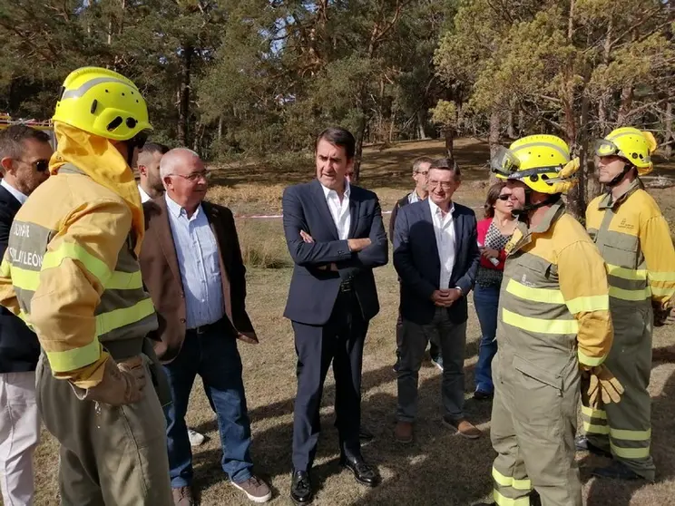 Quiñones, con brigadistas en Soria