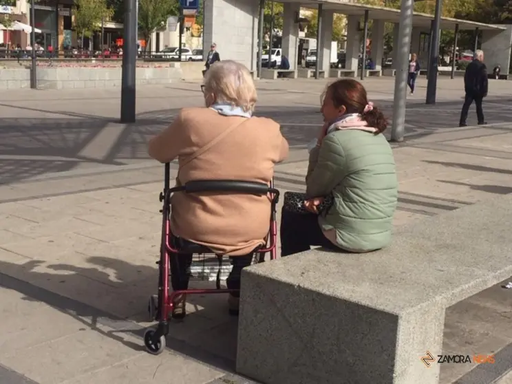 Zamoranos en la plaza de La Marina