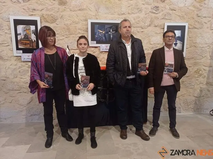 Foto de Familia de los premiados