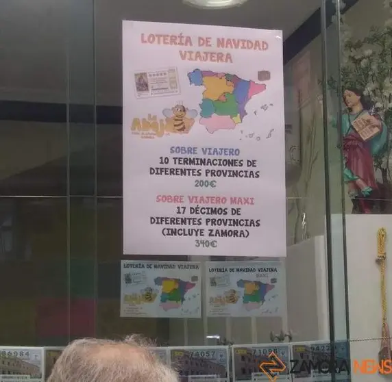 Cartel de Lotería Viajera en una administración de la capital