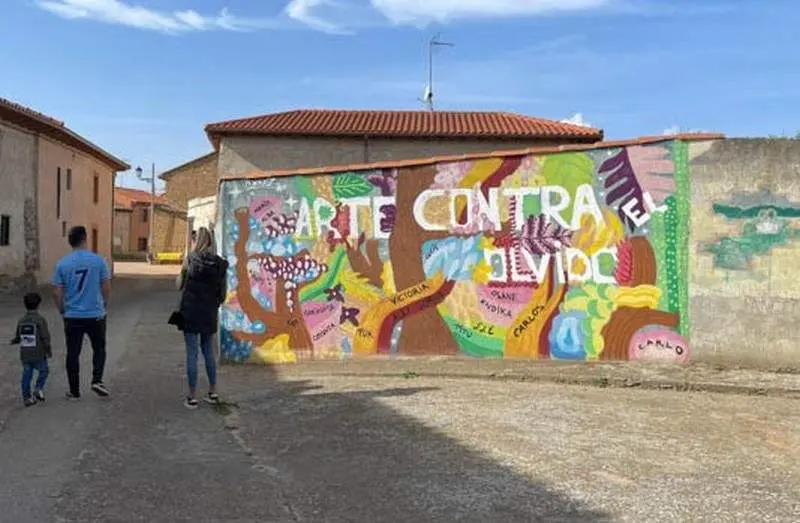 Uno de los murales de la Torre del Valle. Foto Interbenavente