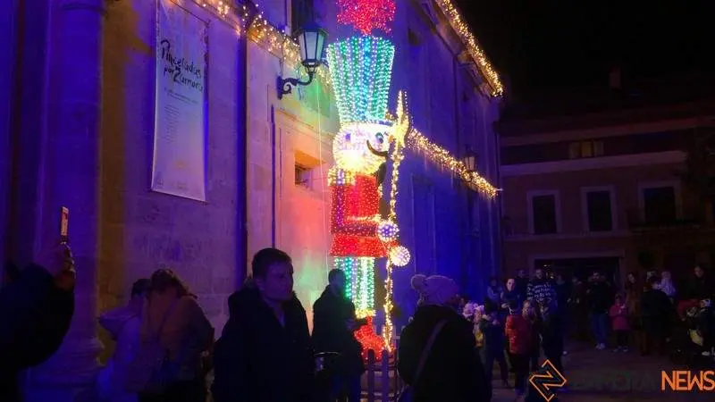 El Cascanueces iluminado en la Plaza de Viriato