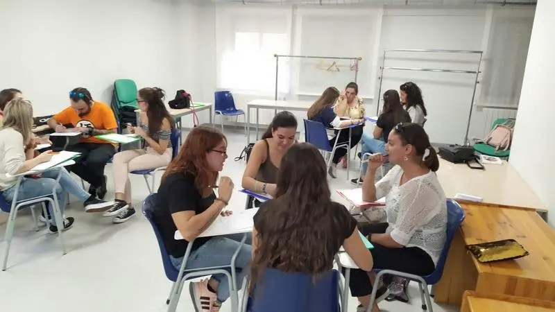 Participantes en cursos. Imagen de archivo