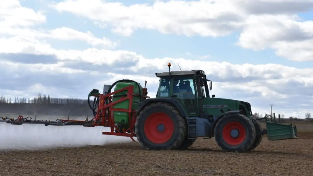 maquinaria agr&iacute;cola