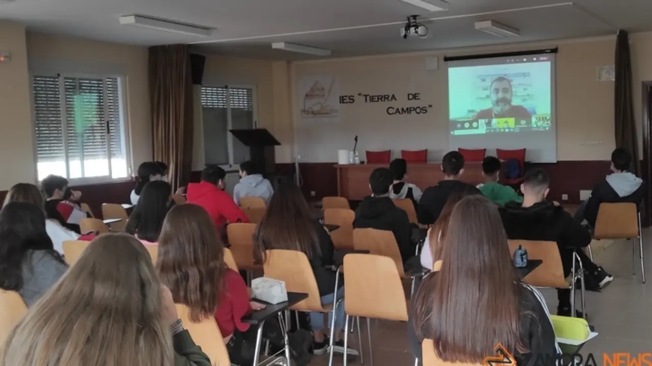 Alumnos del IES "Tierra de Campos", en clase