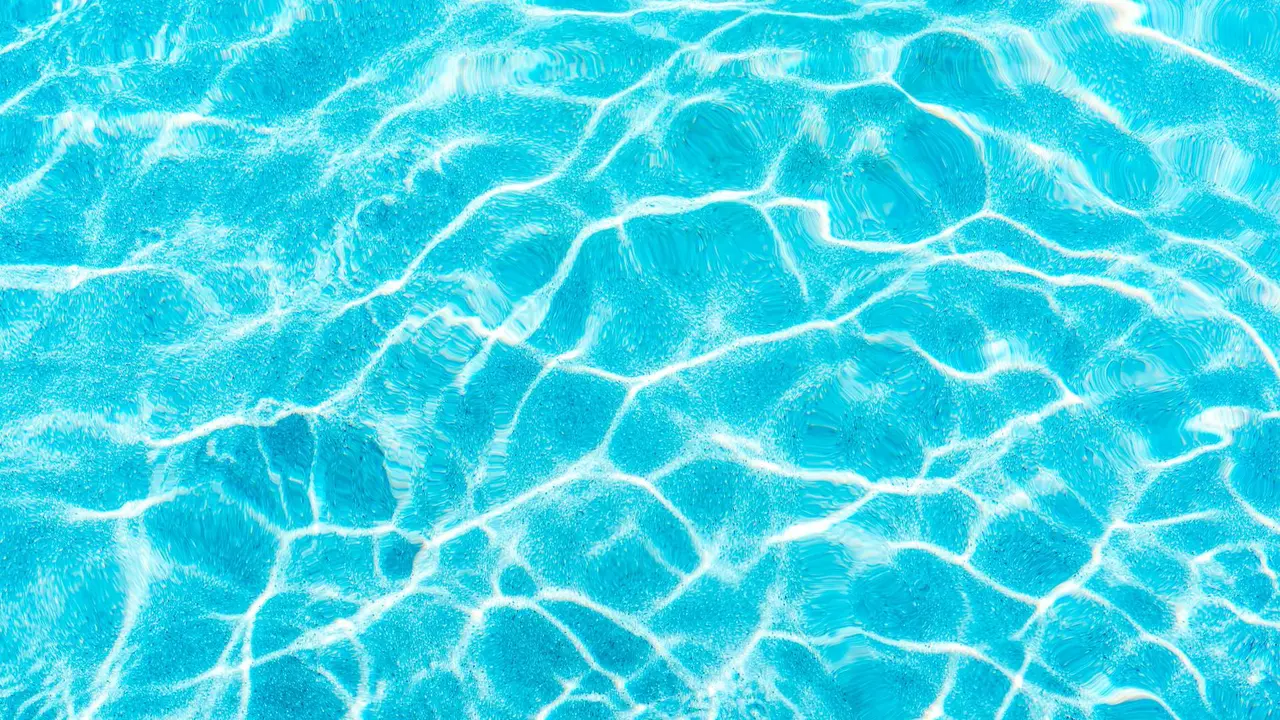 Agua piscina