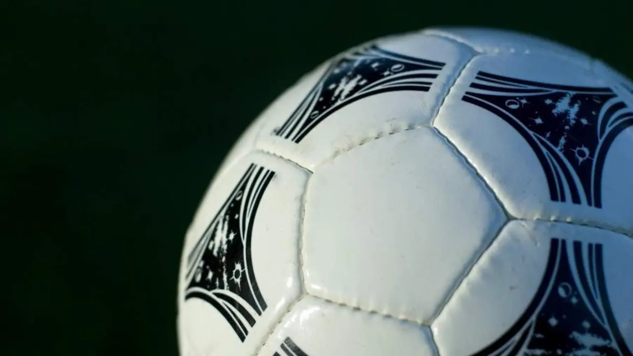 Bal&oacute;n de f&uacute;tbol