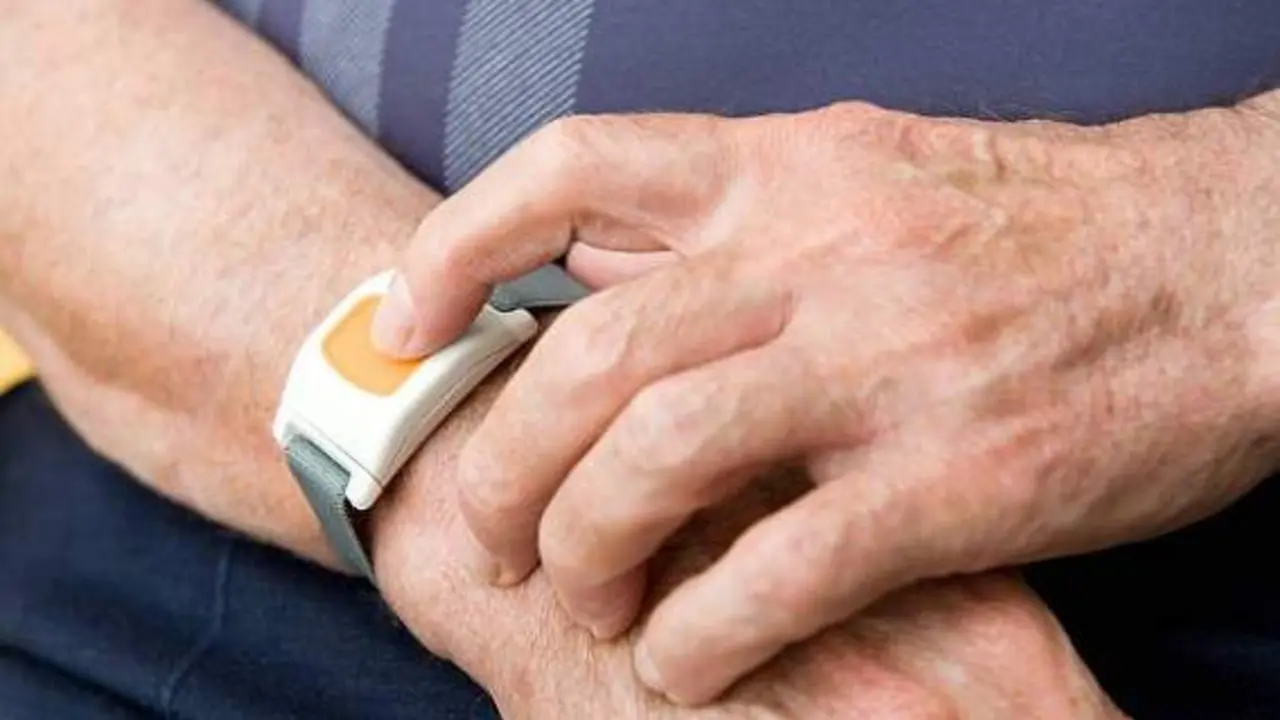 Sensores de asistencia a mayores dependientes. Fotograf&iacute;a de archivo