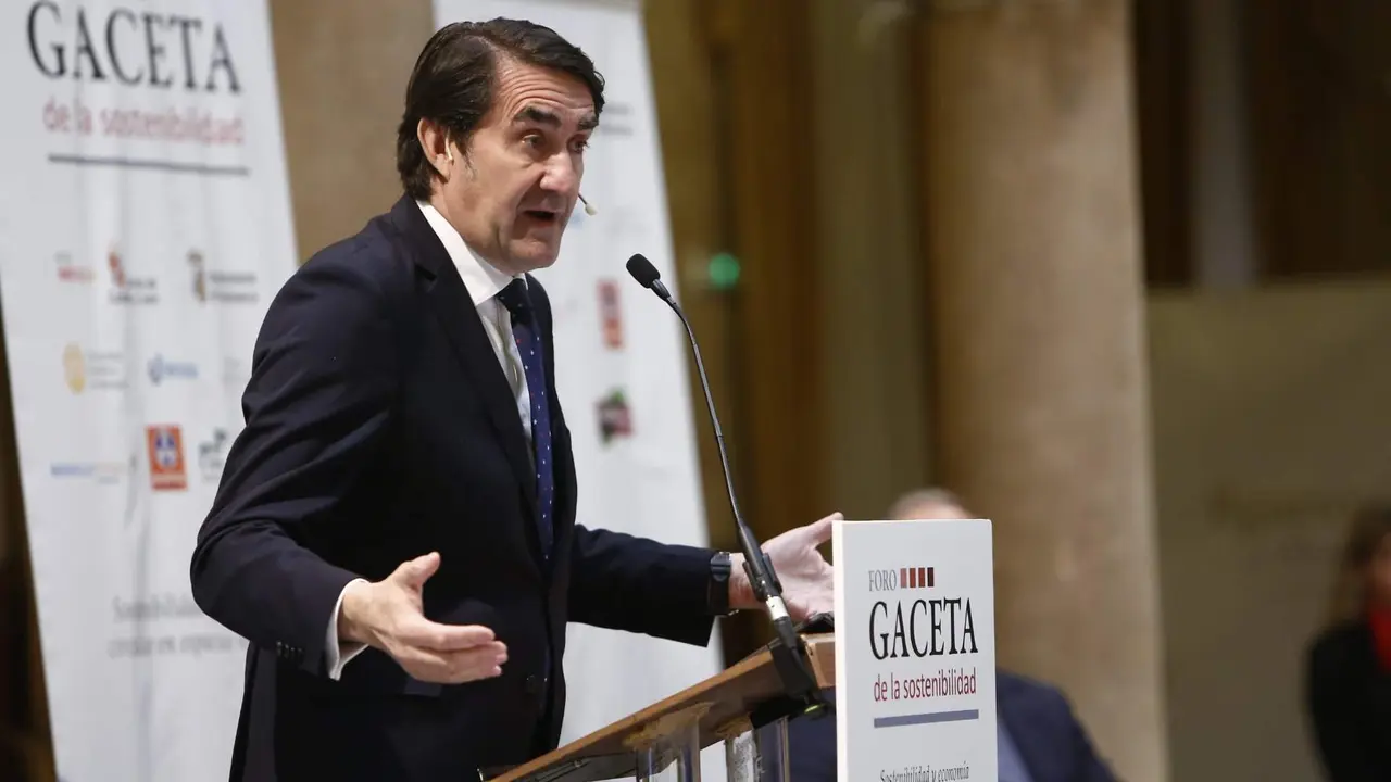 Su&aacute;rez-Qui&ntilde;ones durante una de sus intervenciones
