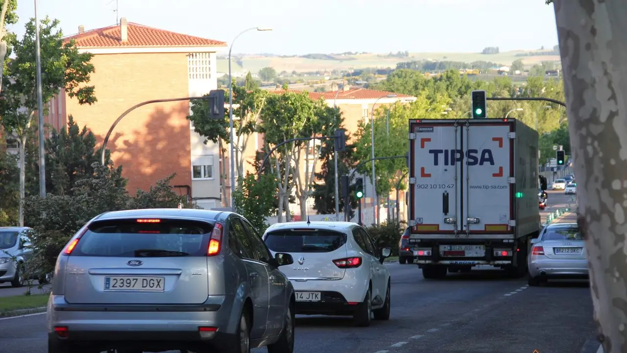 Tr&aacute;fico en avenida Cardenal Cisneros