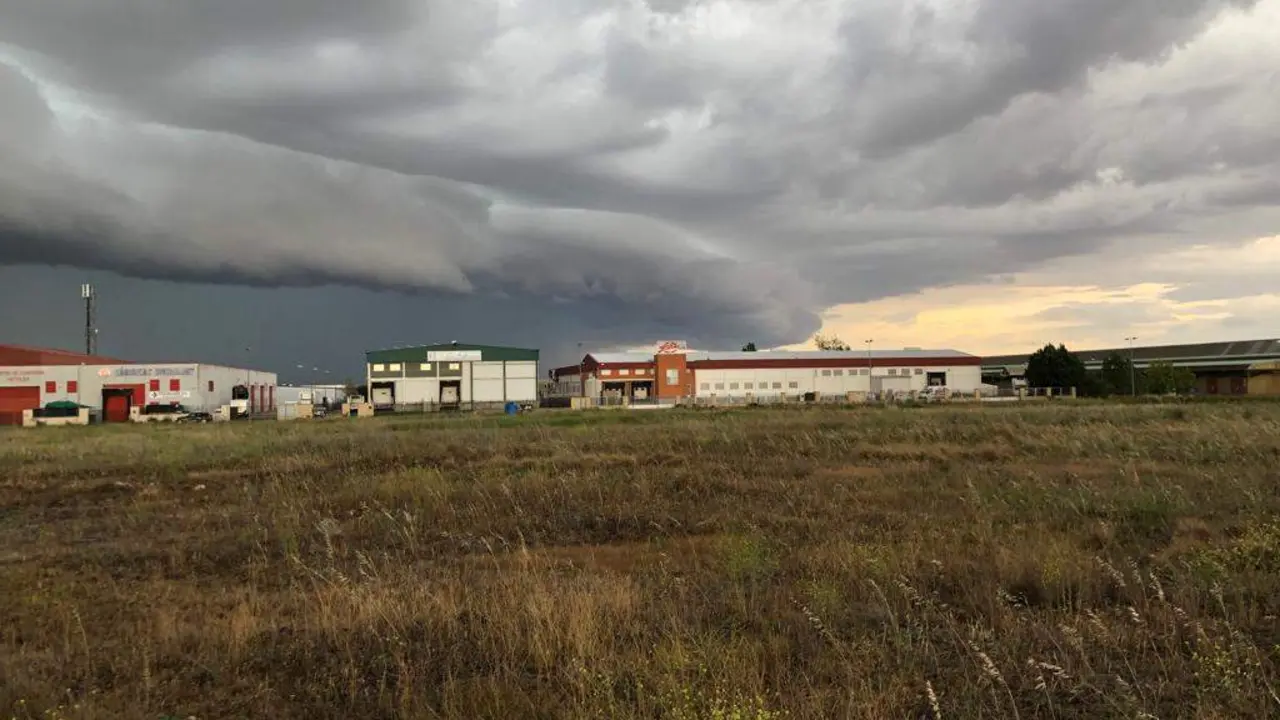 Tormenta en uno de los pol&iacute;gonos industriales de Zamora