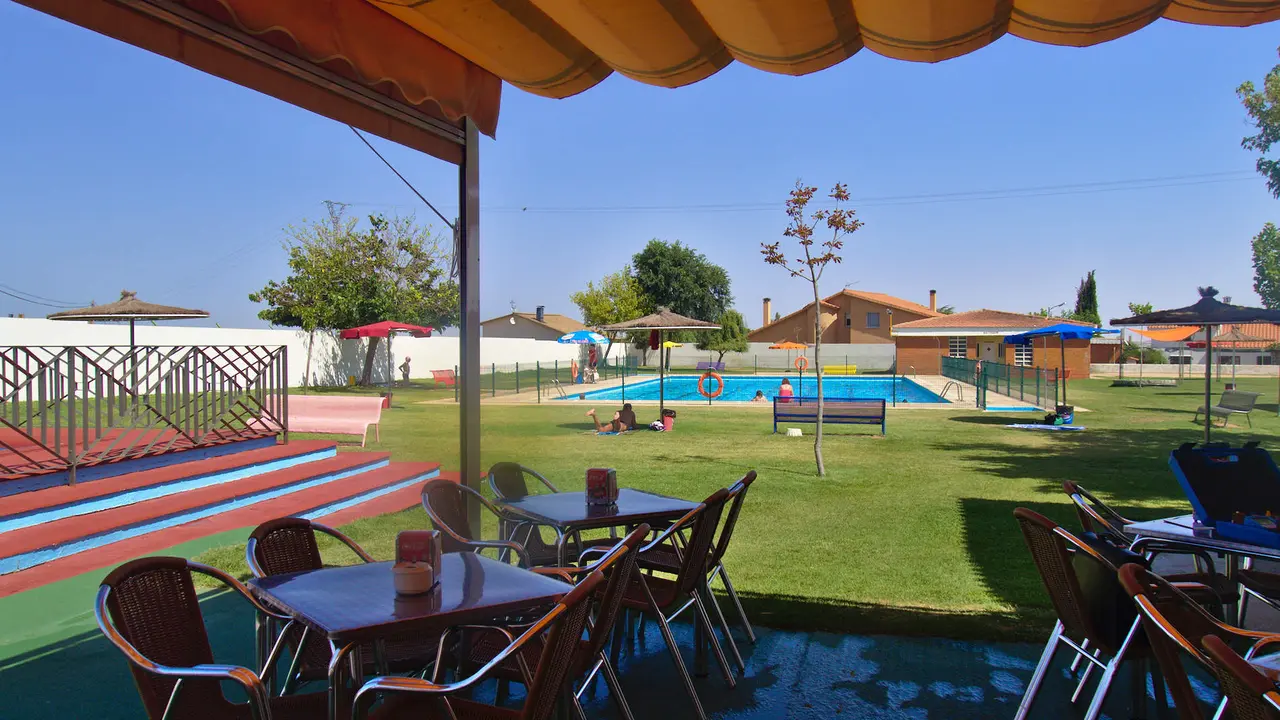 Piscina Moraleja del Vino. Fotograf&iacute;a: Ayuntamiento