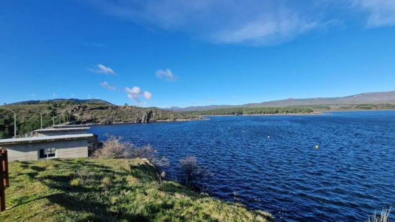 Embalse en la cuenca del Duero. Fotograf&iacute;a: CHD