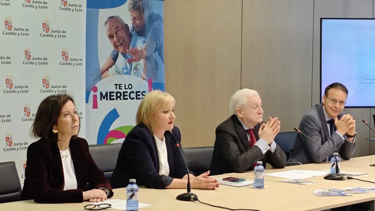 Rueda de prensa para presentar los Distintivos carn&eacute; Club 60 CYL. Imagen de archivo