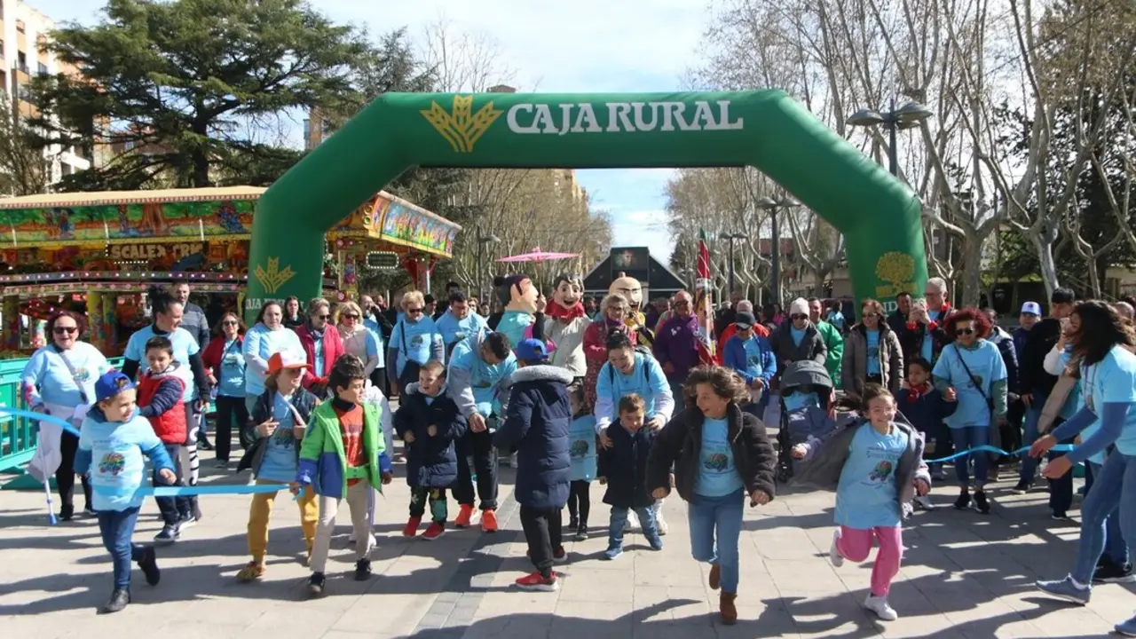 Zamora se vuelca con el autismo en una marcha que une a decenas de familias
