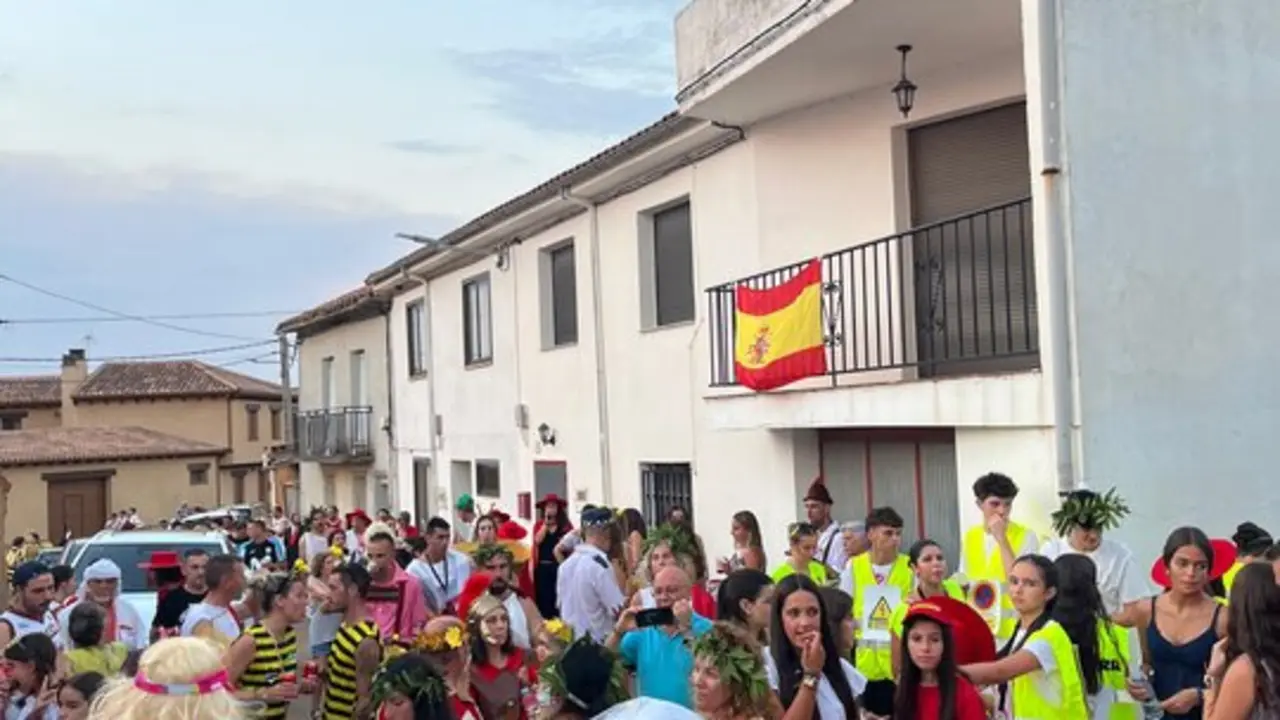 desfile de disfraces en Pozuelo de Vidriales (9)