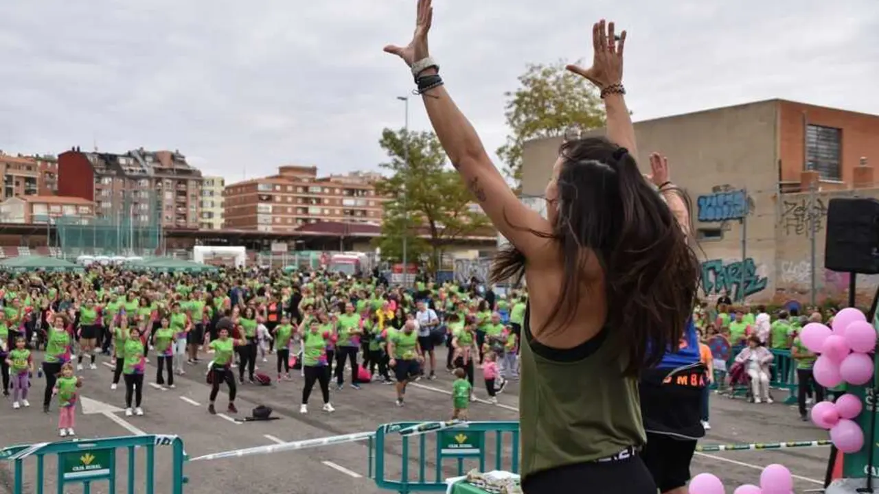 clase de zumba en Zamora en el día contra el cáncer en Zamora _6
