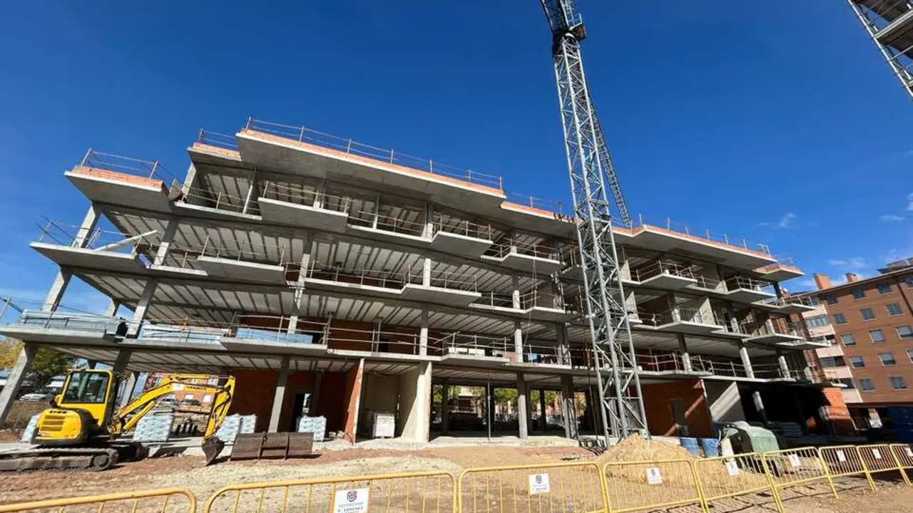 Viviendas en la parcela del Ayuntamiento cedida a la Junta en la calle Burgos