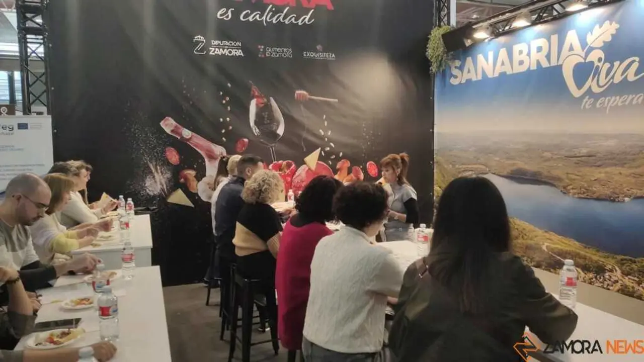 Gran ambiente en INTUR Domingo _17