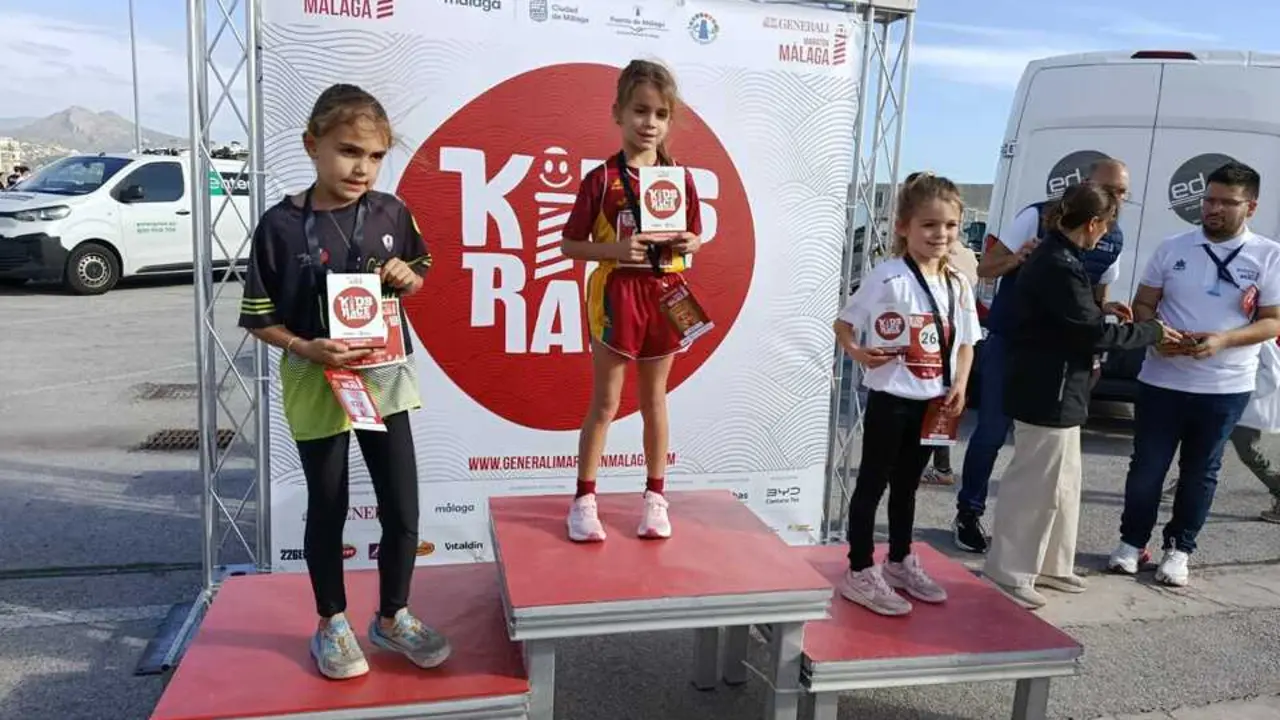 Paris 1&ordf; clasificada prebenjamin femenina Gerarali Maraton Malaga Kinds Vino Toro