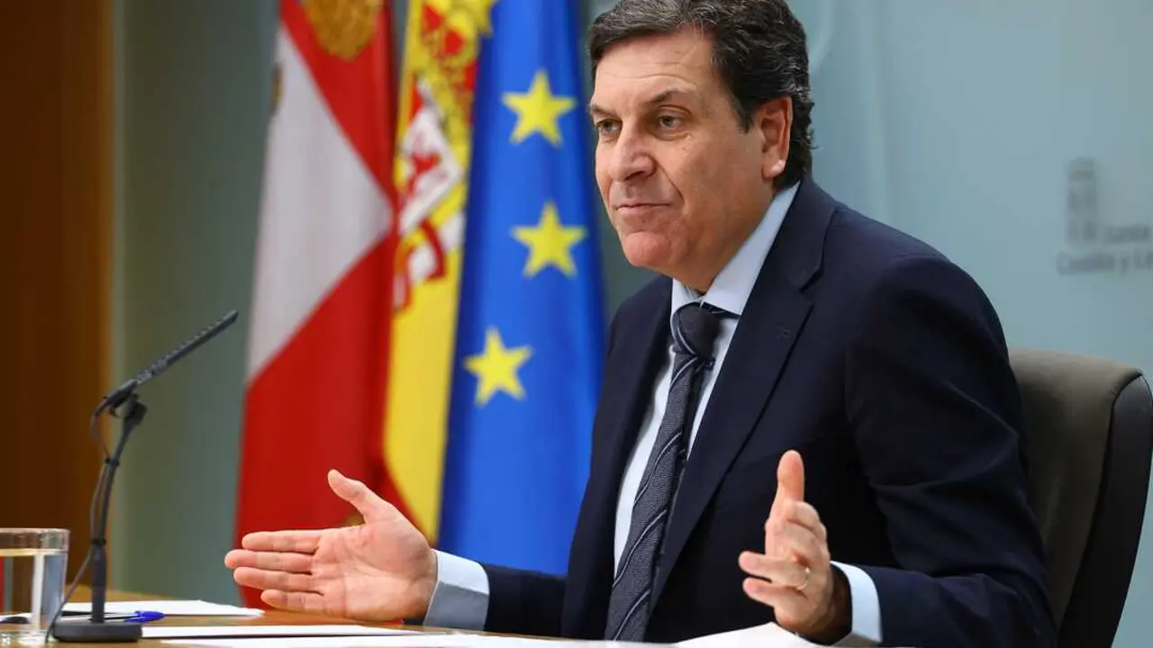 Carlos Fern&aacute;ndez Carriedo en rueda de prensa tras el Consejo de Gobierno