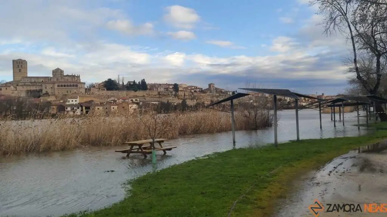 crece el r&iacute;o Duero Zamora _20
