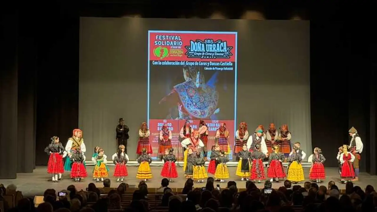 Do&ntilde;a Urraca, actuaci&oacute;n en el teatro Ramos Carri&oacute;n_9