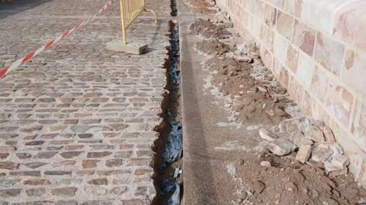 Obras en el Puente de Piedra