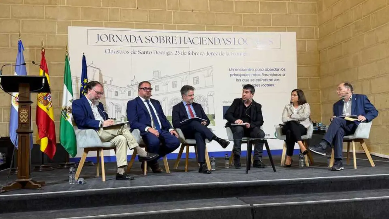 Mesa Redonda Haciendas Locales 01