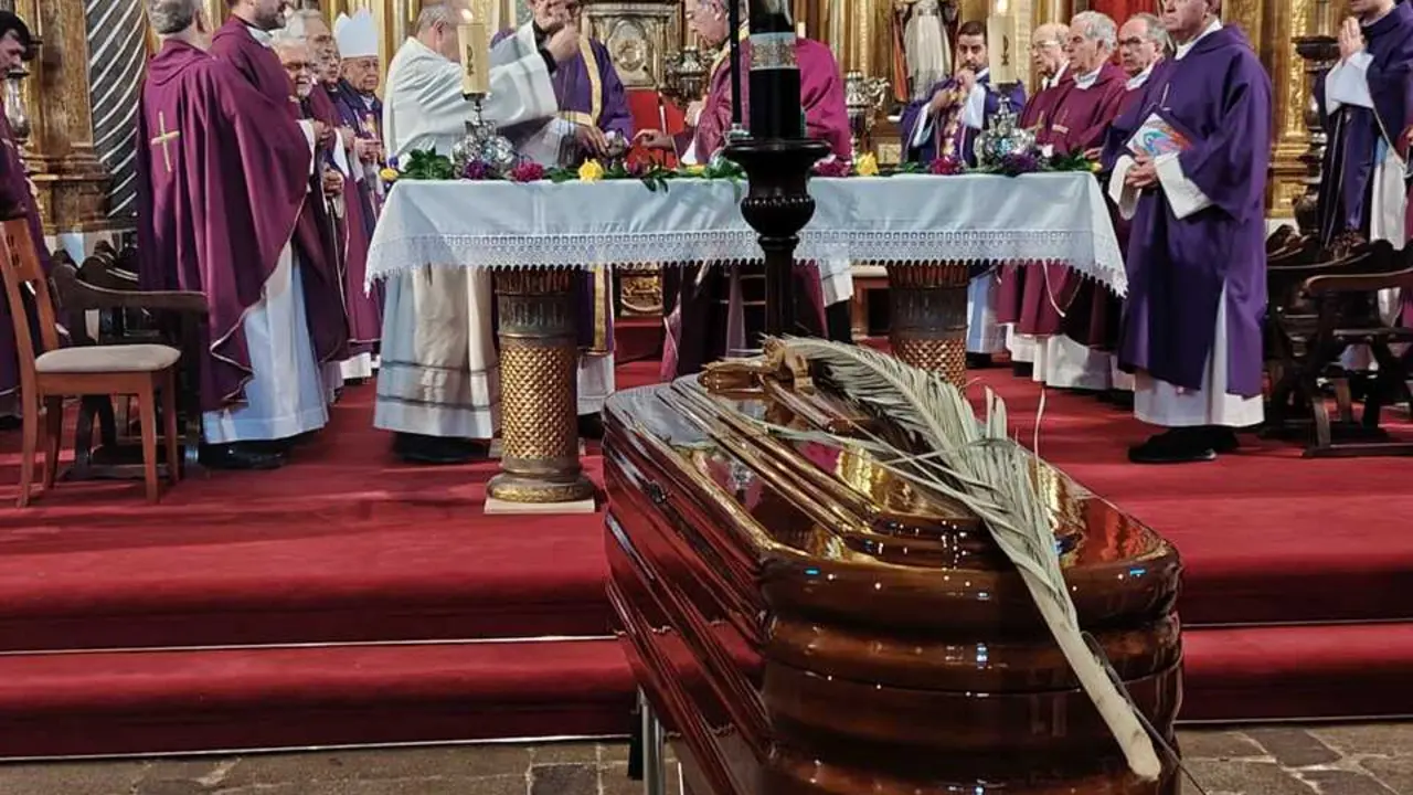 Despedida del sacerdote Jos&eacute; &Aacute;ngel Rivera