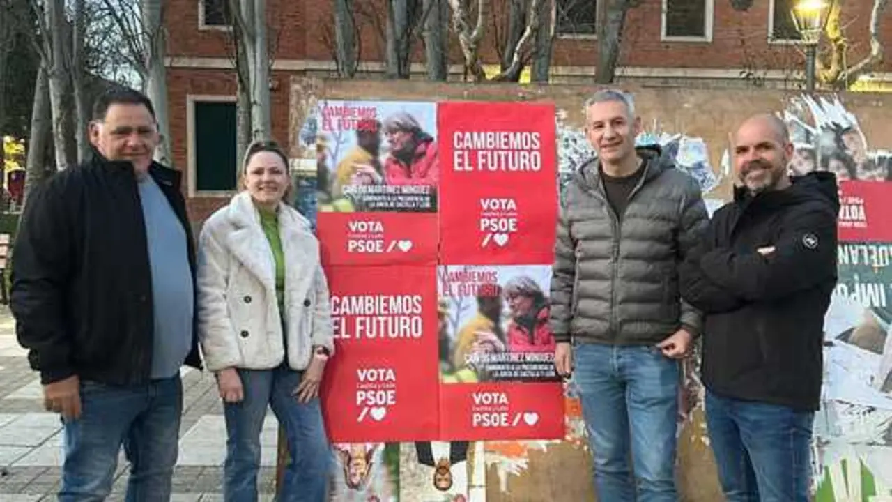 Mar&iacute;a Velasco pegada en toro