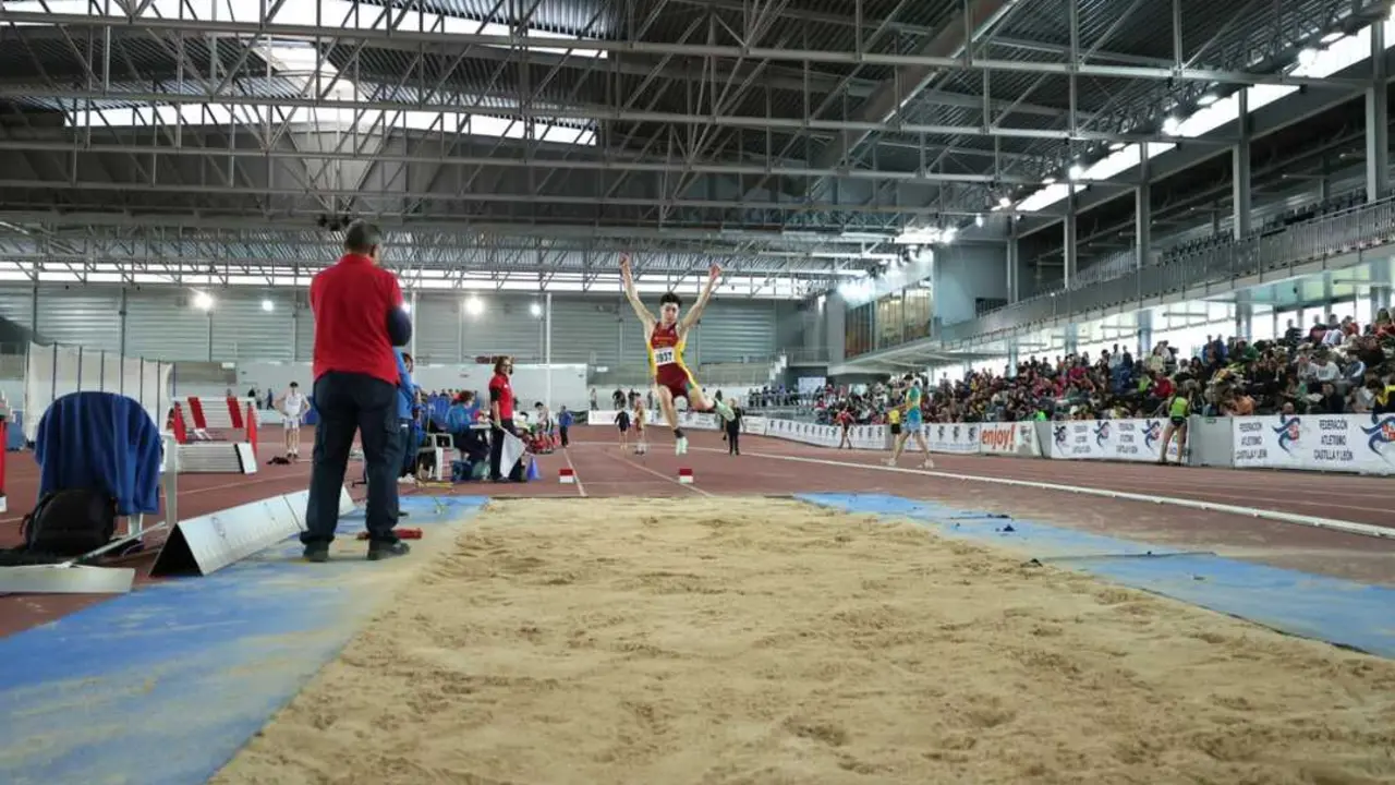 Pablo Hdez en uno de sus saltos
