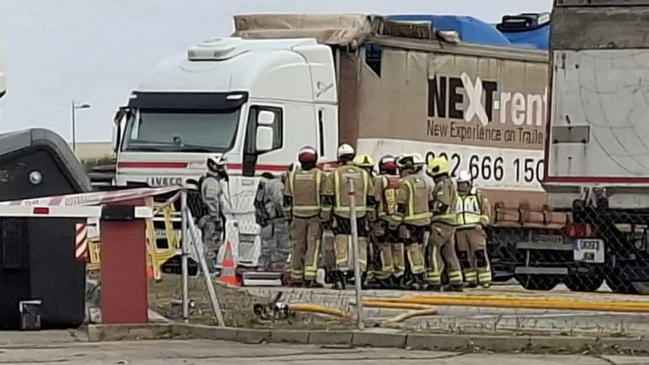 Derrame de material corrosivo en el Centro de Transportes de Zamora (4)