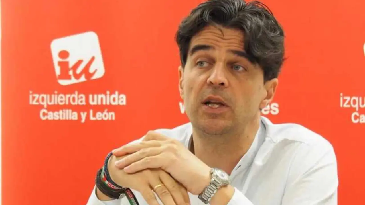 Juan Gasc&oacute;n en un acto de IU Castilla y Le&oacute;n