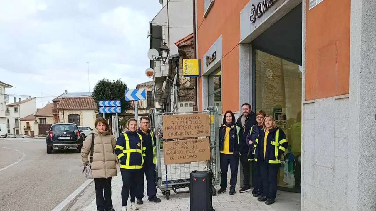 Carteros de Alca&ntilde;ices concentrados en protesta por